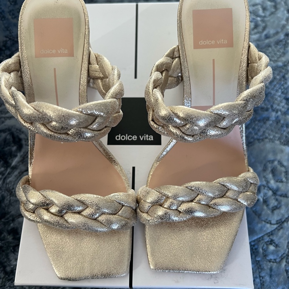 Dolce Vita Paily Light Gold Metallic Stella - Size 6